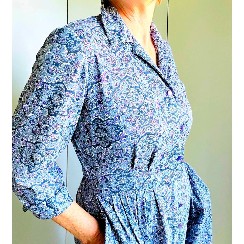 Vintage 70s Womens Dress Graphic Print Size M Gray Purple Day Dress Retro